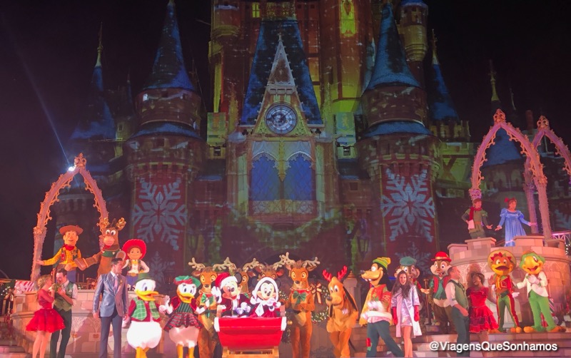 Vale a pena ir na Festa de Natal do Magic Kingdom? | Viagens que Sonhamos
